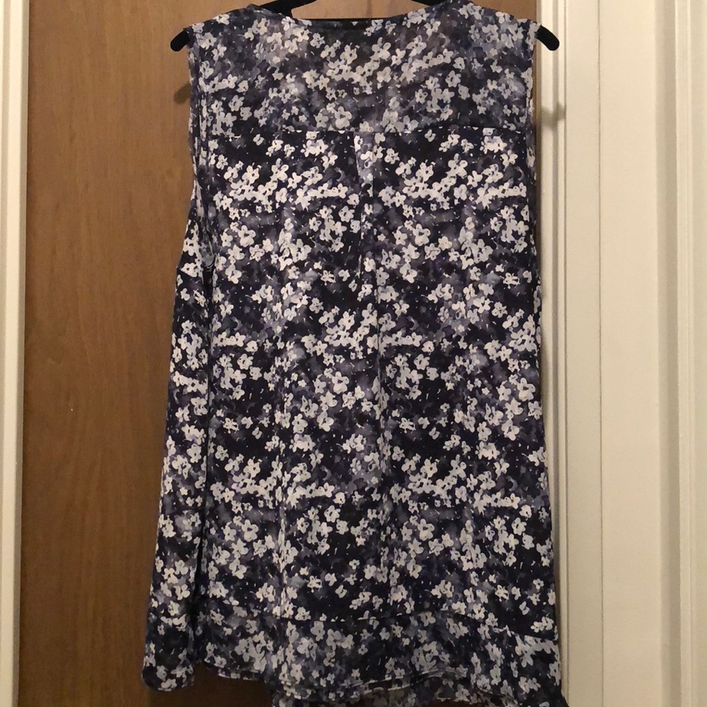 Simply Vera/Vera Wang sleeveless blouse - Picture 5 of 5